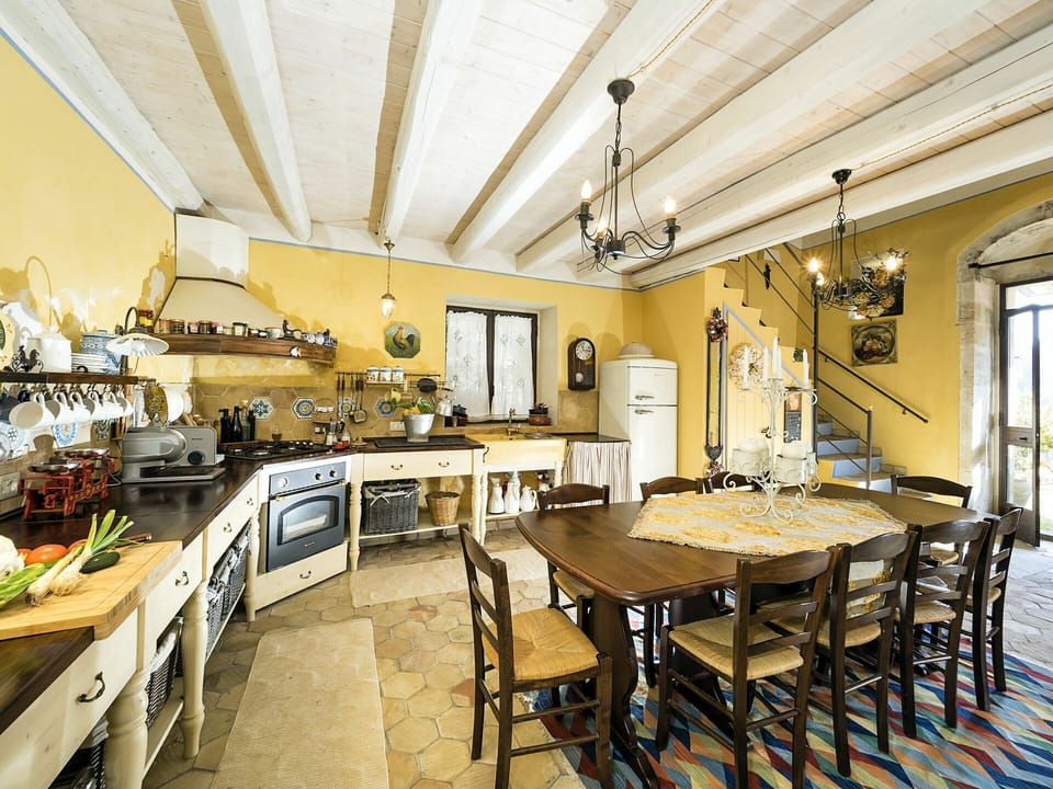 Well-equipped kitchen with dishwasher
