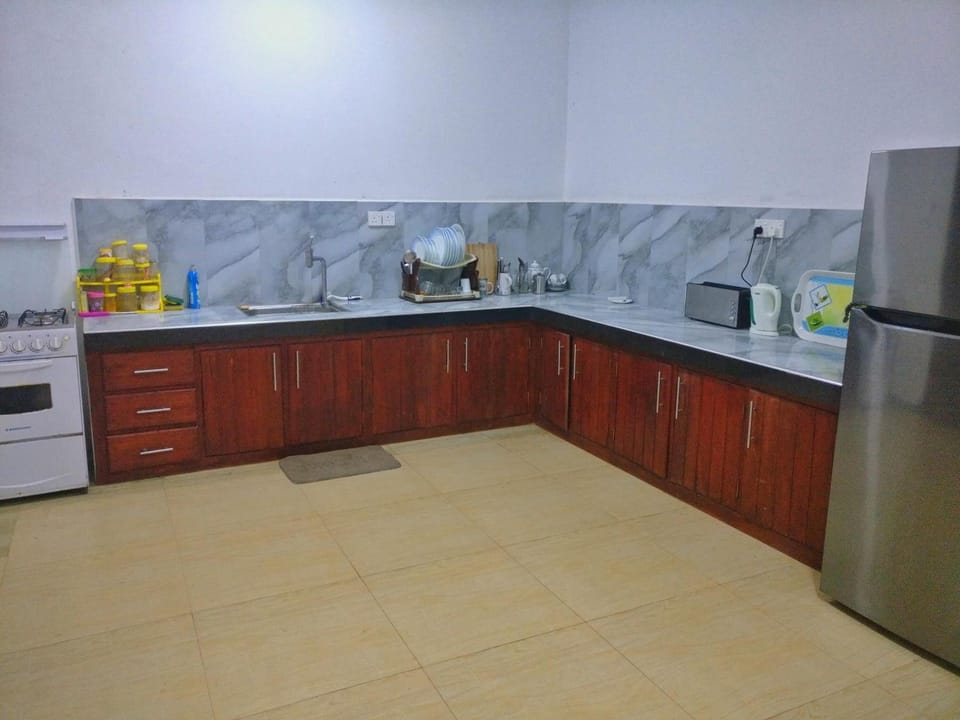 Fridge, microwave, coffee/tea maker, electric kettle
