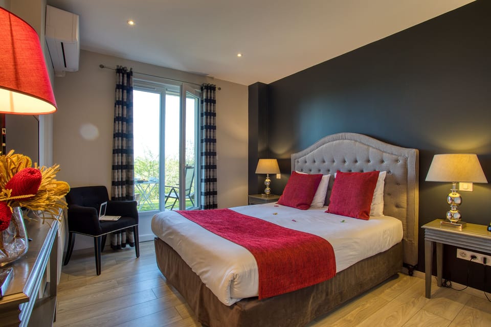 Premium Double or Twin Room | Premium bedding, individually decorated, individually furnished, desk