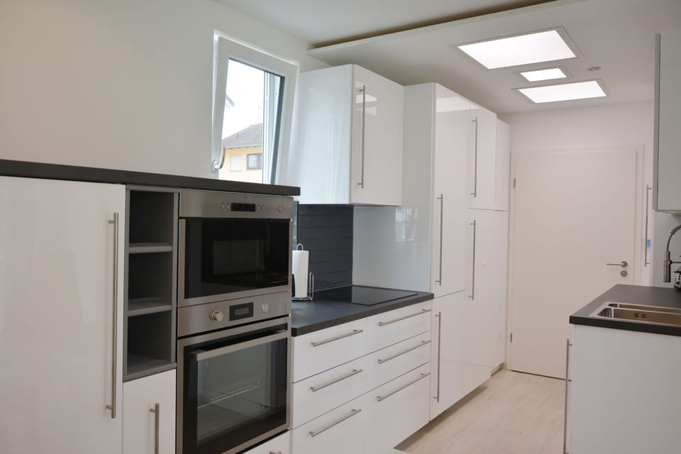 Poolhaus | Private kitchen | Coffee/tea maker, full-size fridge, microwave, oven