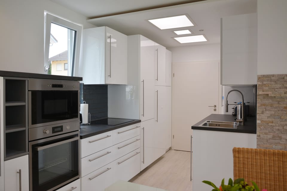 Poolhaus | Private kitchen | Coffee/tea maker, full-size fridge, microwave, oven