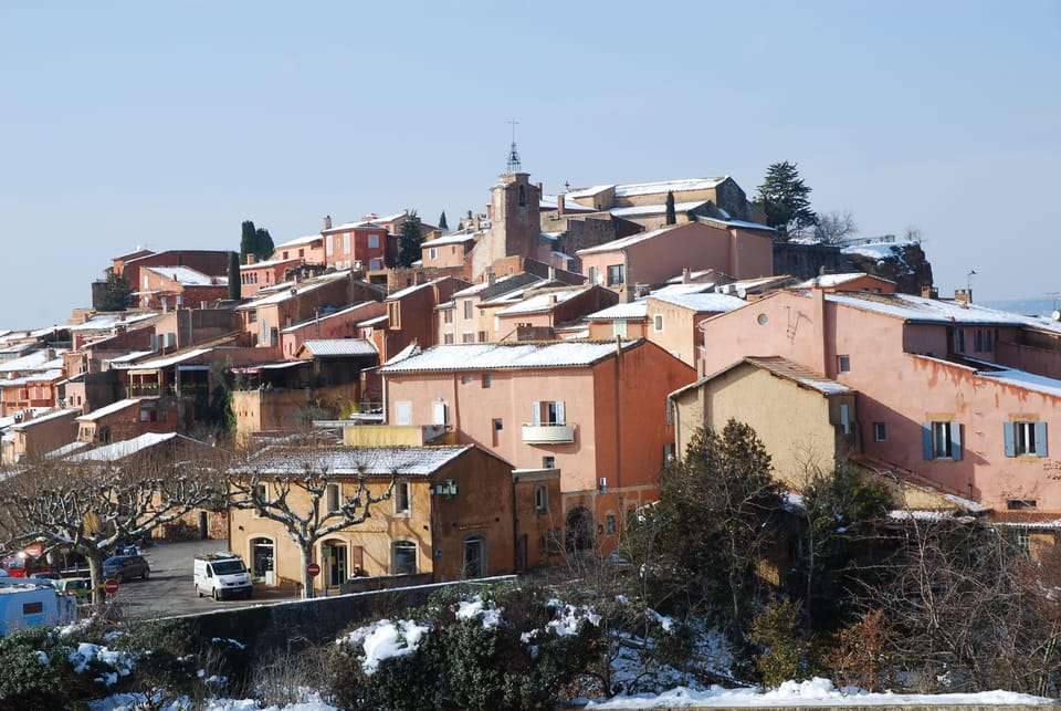 Roussillon from the starting point of the Sentier des Ocres