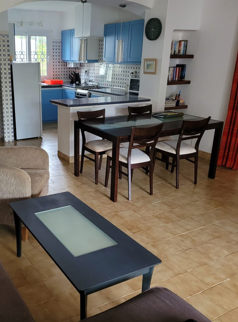 Living room & Kitchen