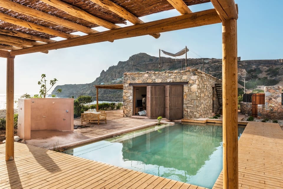 A swimming pool like a natural pool.