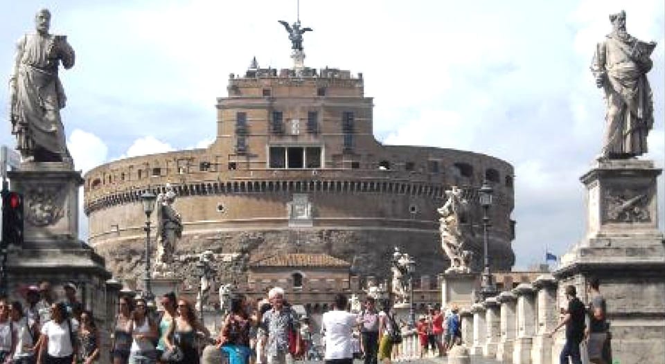 SPECIAL COZY, COMFORTABLE, CENTRAL WIFI ,TV SAT, CLOSE VATICAN AND METRO CIPRO Apartment in Rome