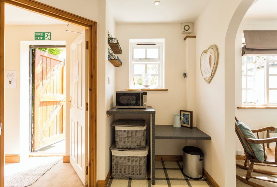Separate annex with downstairs accomodation