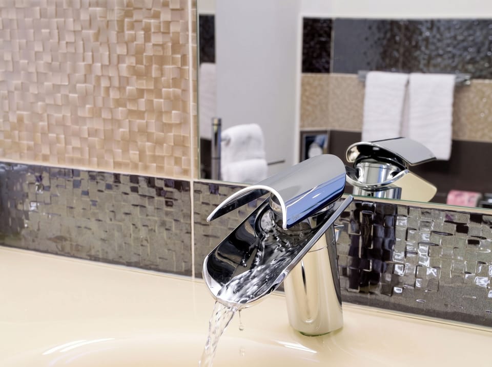 Luxury Suite (4 people) | Bathroom | Hair dryer, bathrobes, slippers, bidet