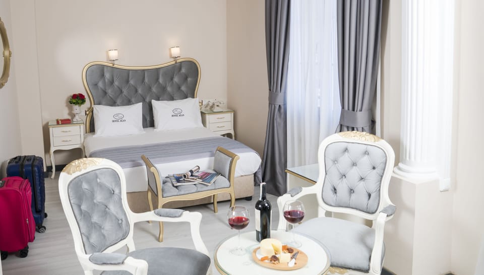 Suite, 1 King Bed | Minibar, in-room safe, desk, blackout drapes