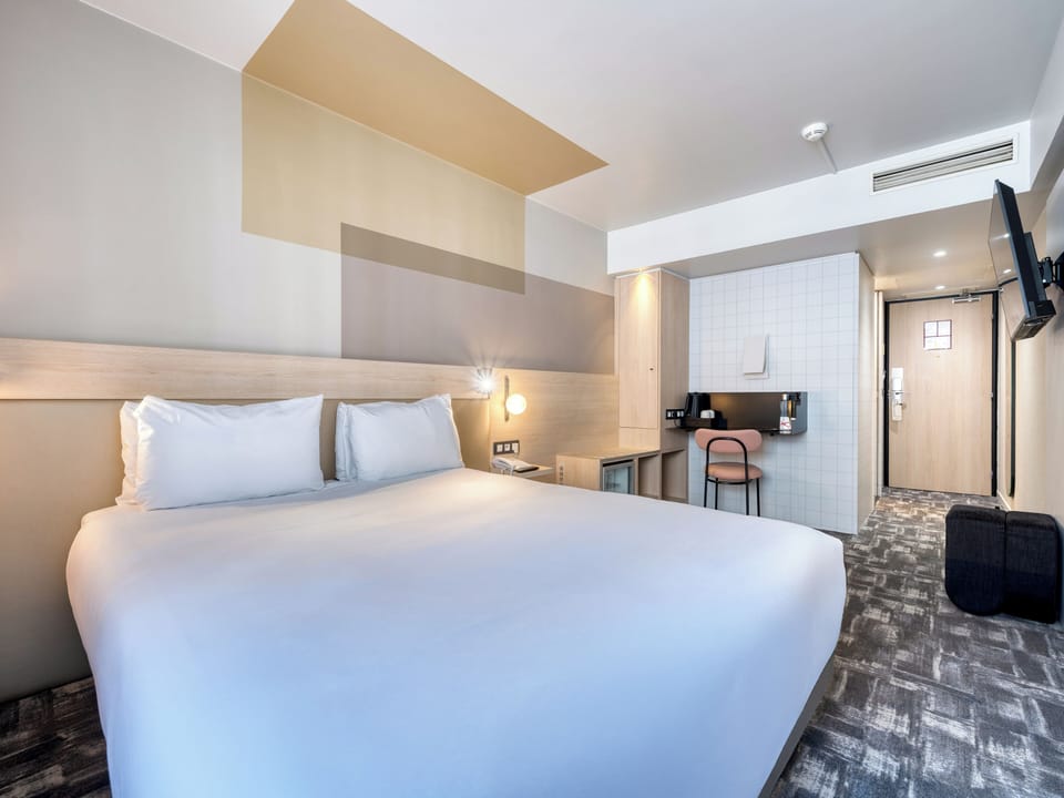 1 bedroom, premium bedding, minibar, in-room safe