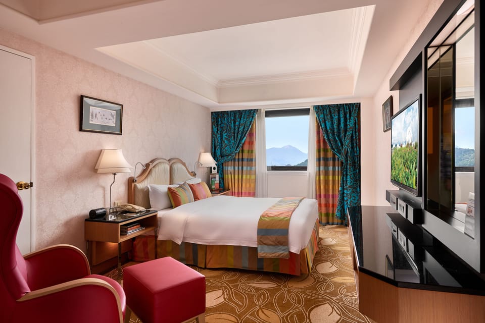 Premium Executive Double Room | Premium bedding, minibar, in-room safe, desk