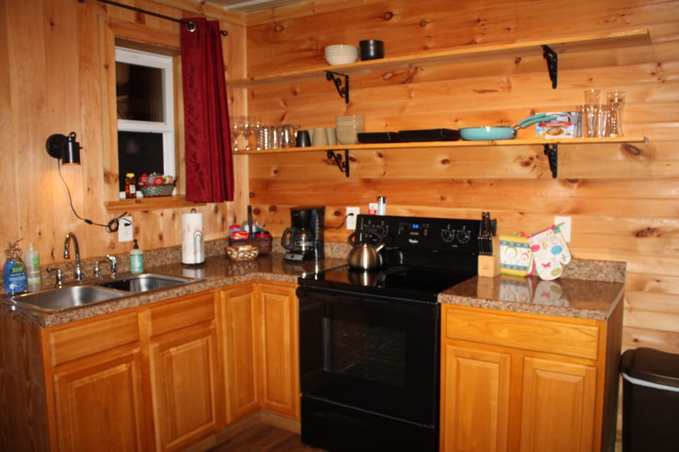 Full Kitchen 
