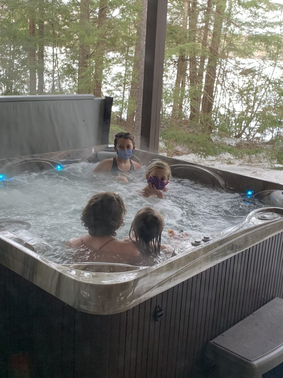 Outdoor spa tub