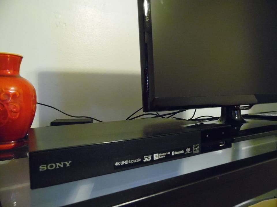 bedroom 2: smart DVD plays apps thought TV plus antenna 