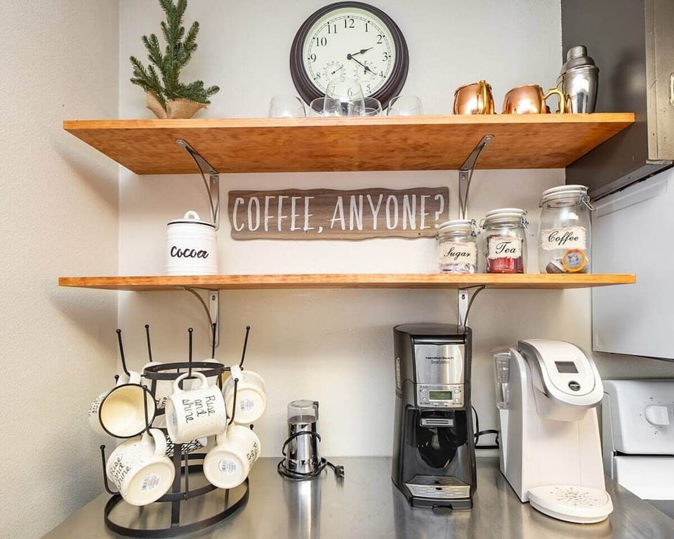 The Elderberry Retreat is beautifully decorated and stocked with amenities. From red wine, hot cocoa, and coffee -we've got you covered!