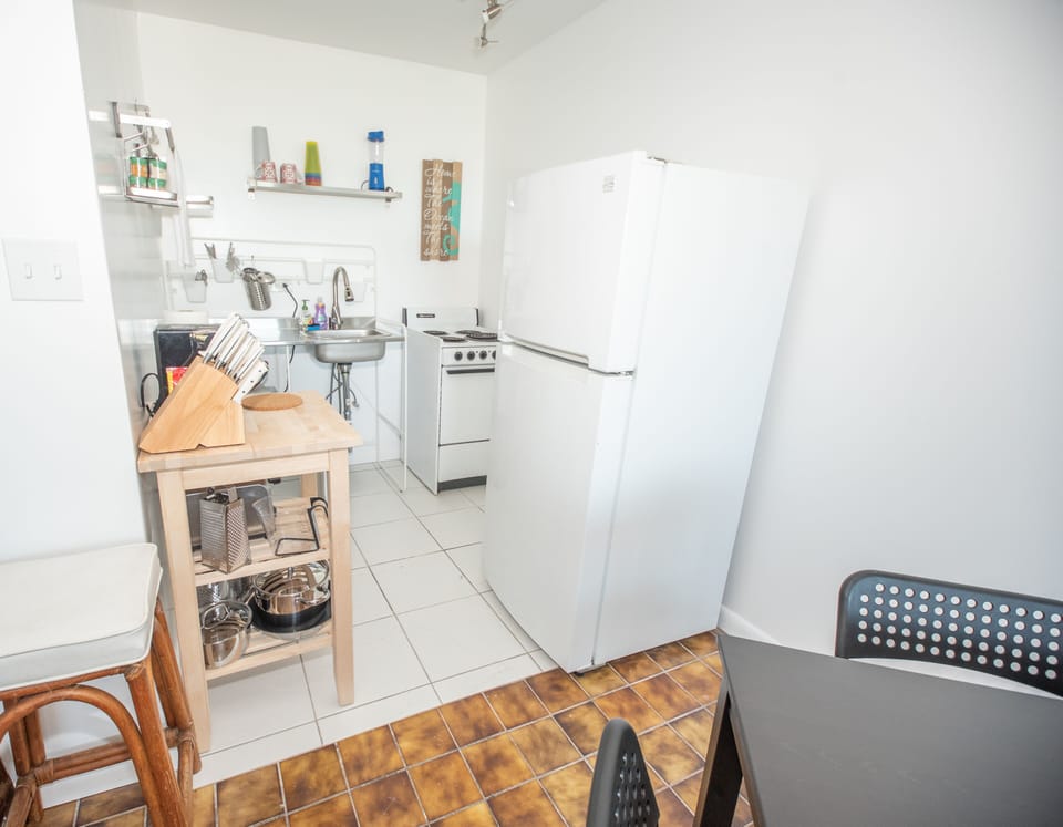 full kitchen