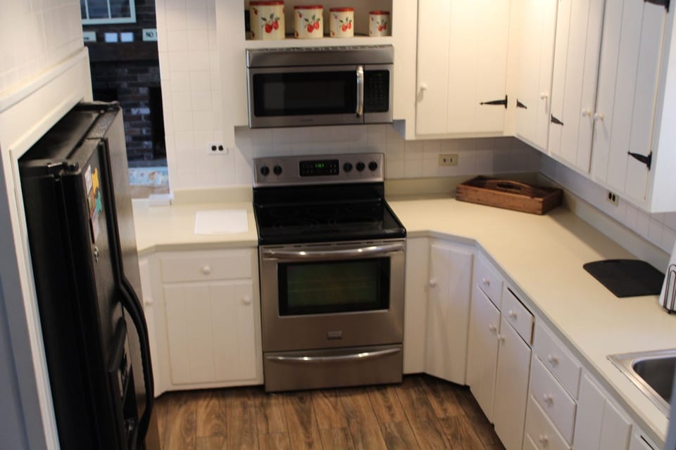 Spacious, well equipped kitchen