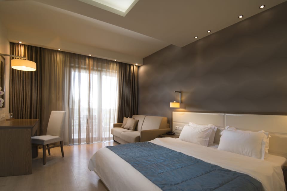 In-room safe, soundproofing, WiFi (free), bed sheets