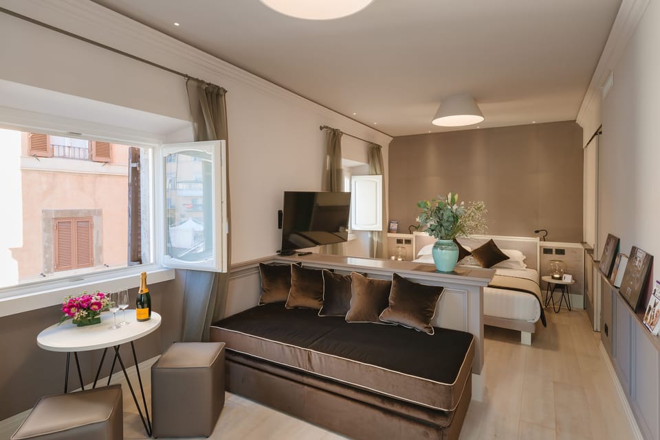 Junior Suite | Frette Italian sheets, premium bedding, free minibar, in-room safe
