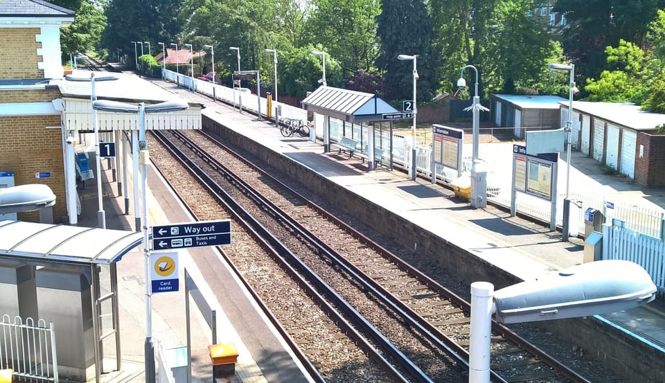 Chiswick station 200n yards from house 