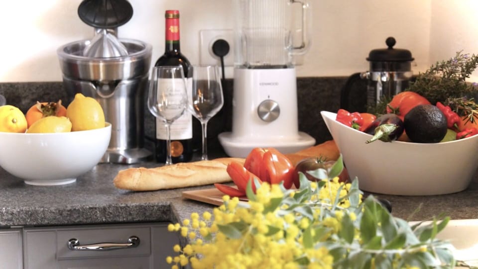 Few of the appliances available: Riviera & Bar juicer, filter coffee, mixer…