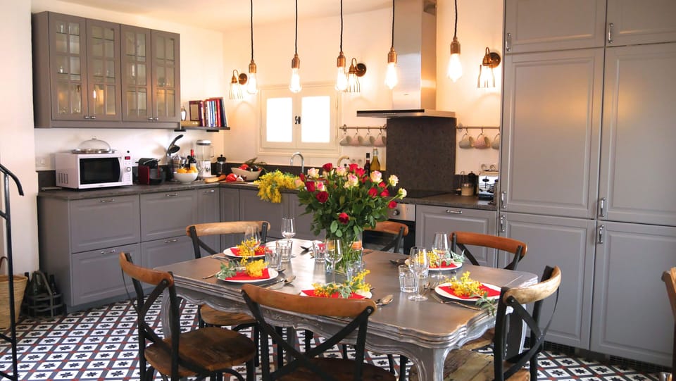Fully equipped kitchen accommodating 6 people 