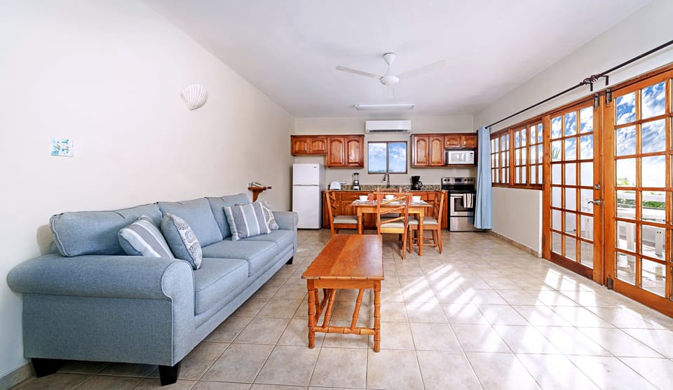 Penthouse - Living/dining area