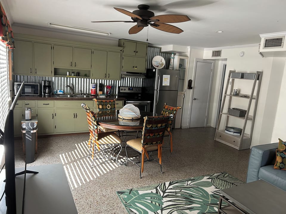 Dining room kitchen