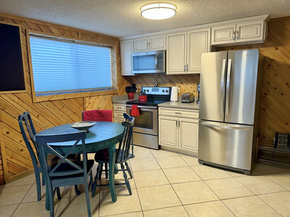 Kitchen/Dining