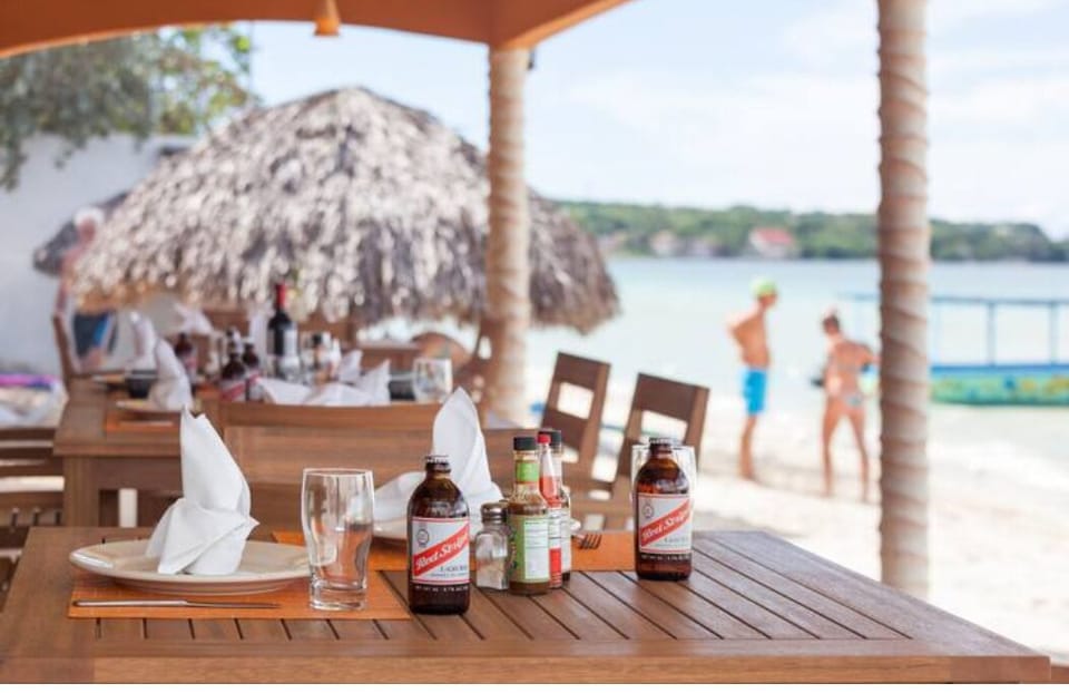 On-site Ocean Breeze Restaurant Bar Dining