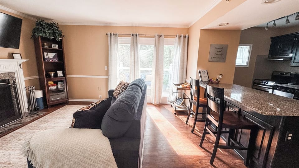 Open and bright living space.