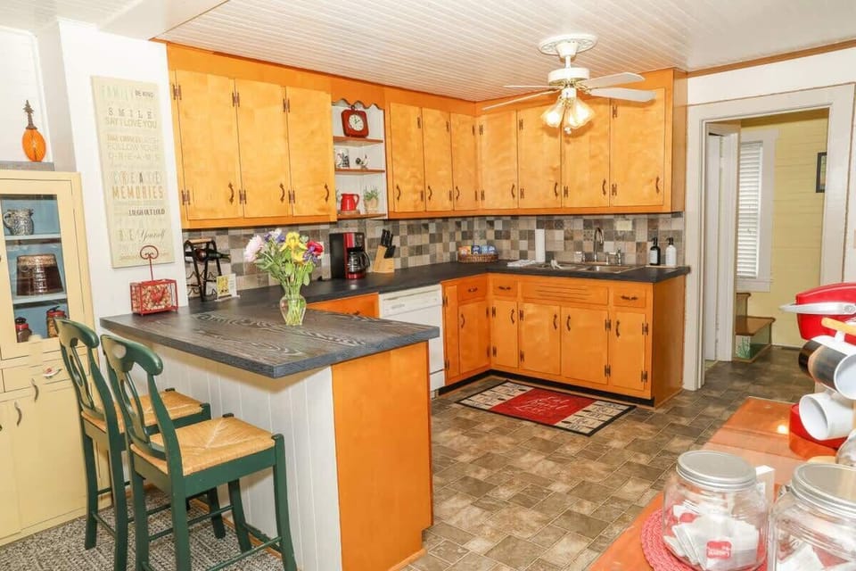 Full Kitchen