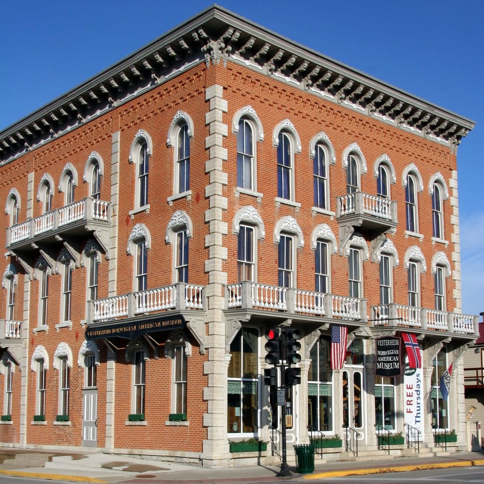 Close to Decorah area attractions 