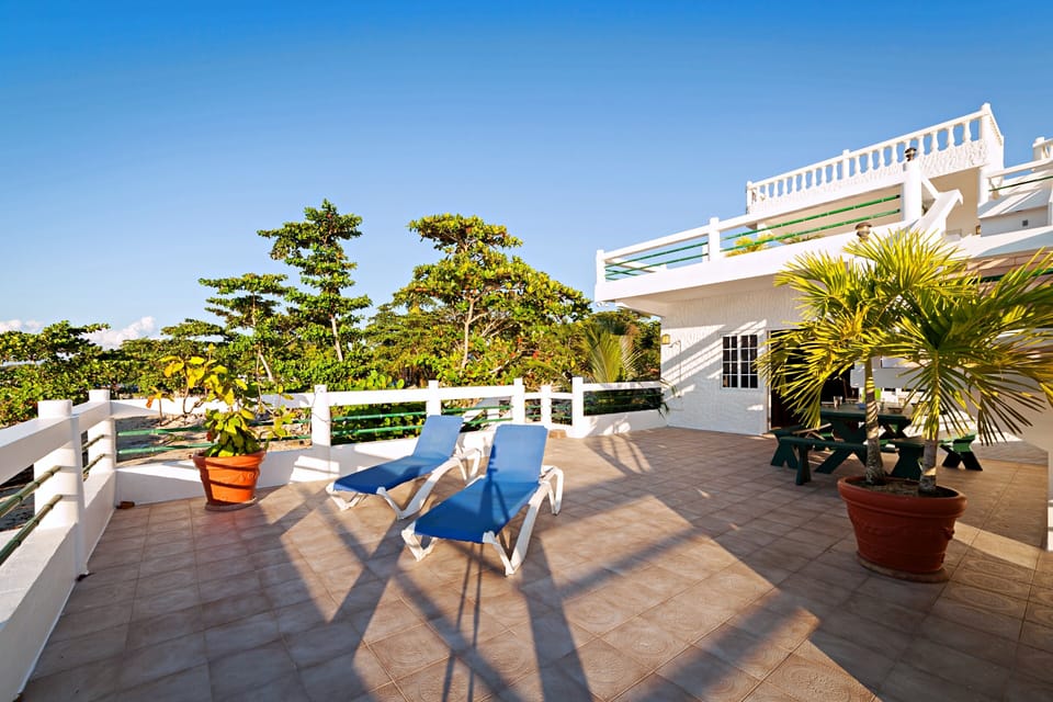 Ocean House -Patio
