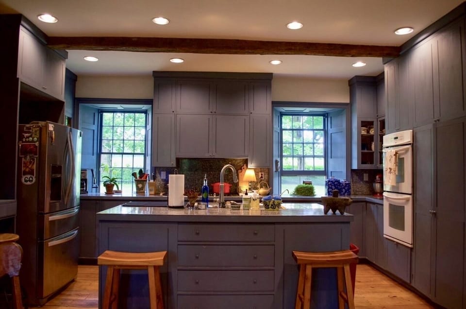 Large cook's kitchen. Many pantry items and cooking tools for your convenience.