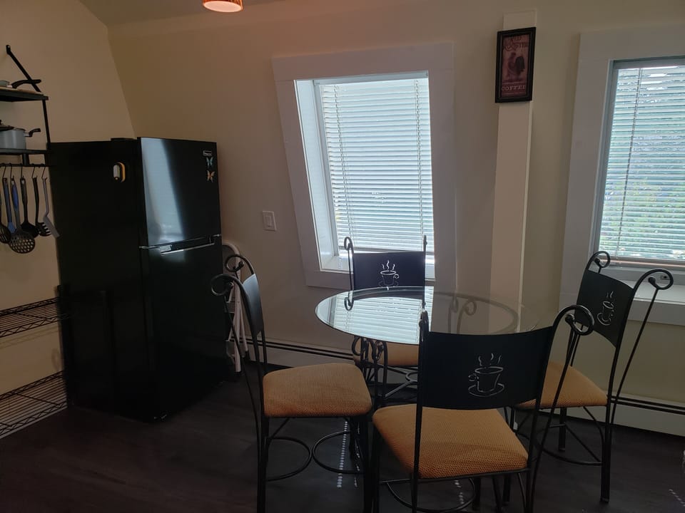 Kitchen / Dinning area