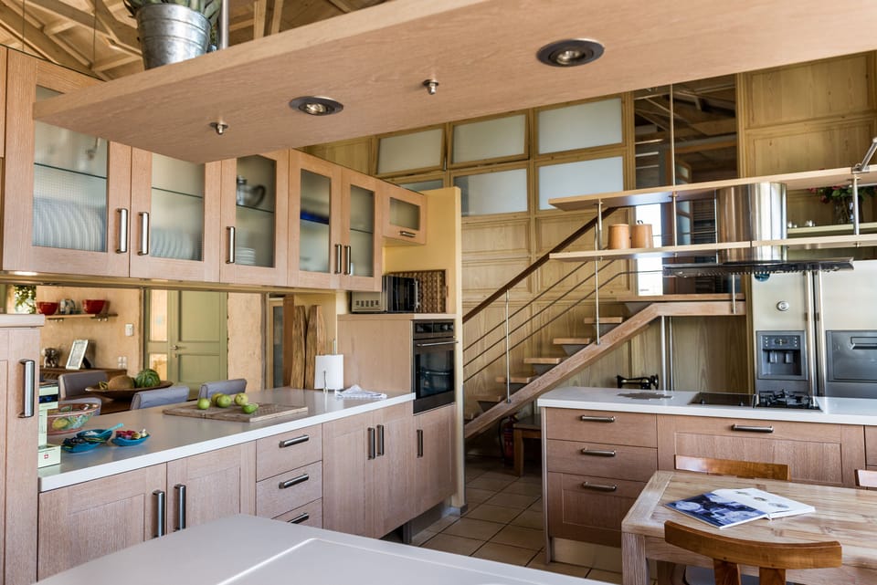 Kitchen area ...