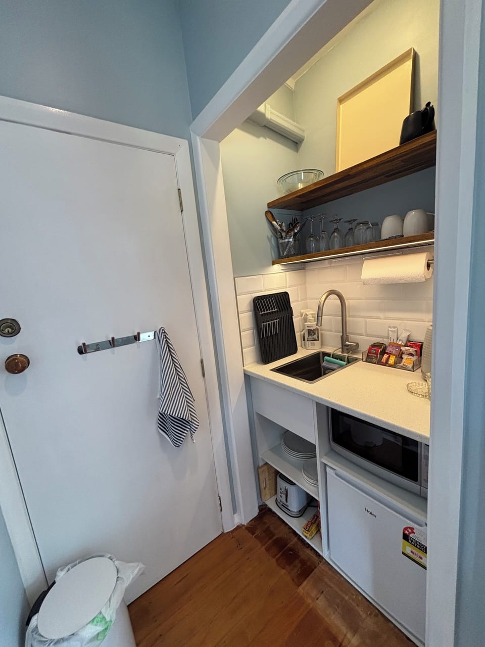 Standard Cottage | Microwave
