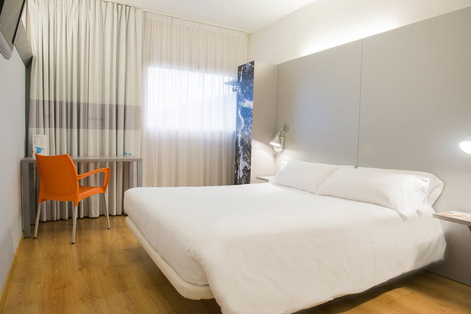 In-room safe, desk, iron/ironing board, free WiFi