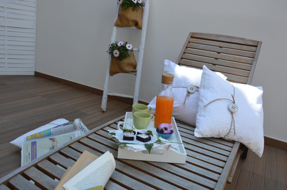 3 bedrooms, Frette Italian sheets, premium bedding, down comforters