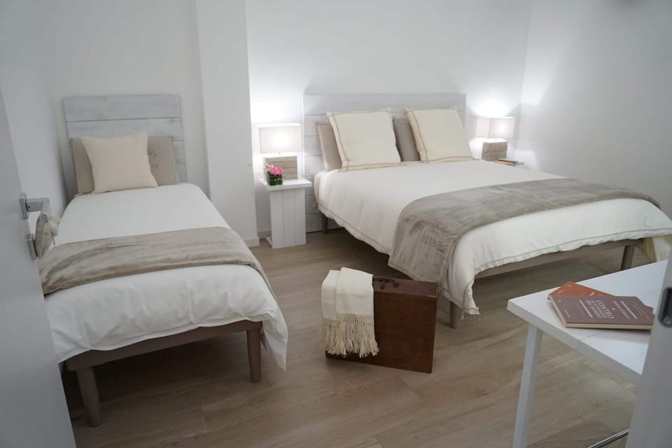 3 bedrooms, Frette Italian sheets, premium bedding, down comforters