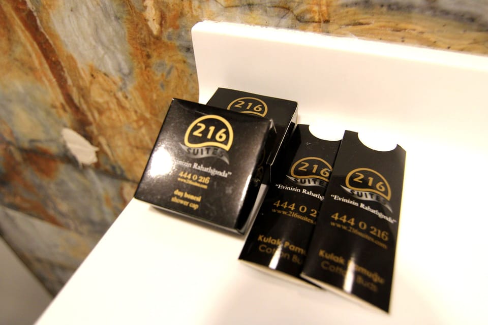 Elite Room, 1 Bedroom | Bathroom | Combined shower/tub, jetted tub, hydromassage showerhead