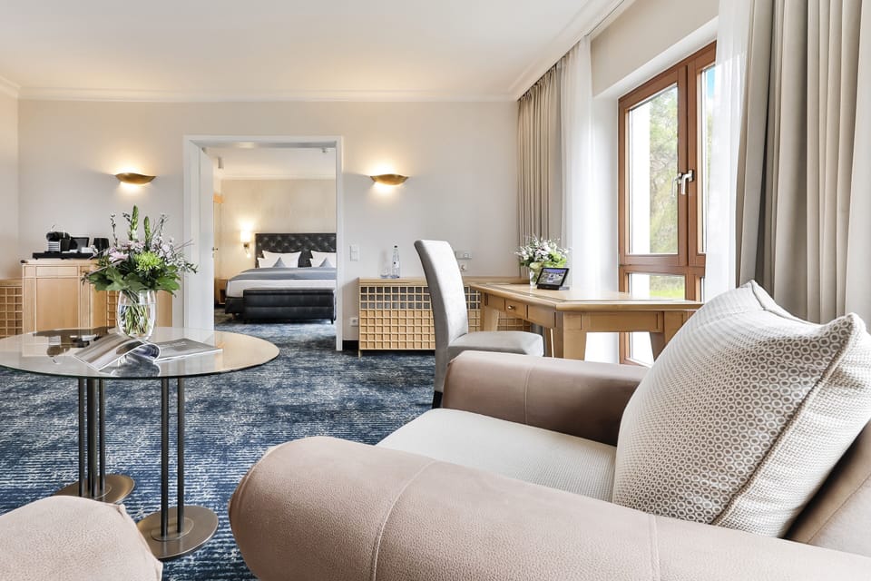 Junior Suite | Living room | Smart TV