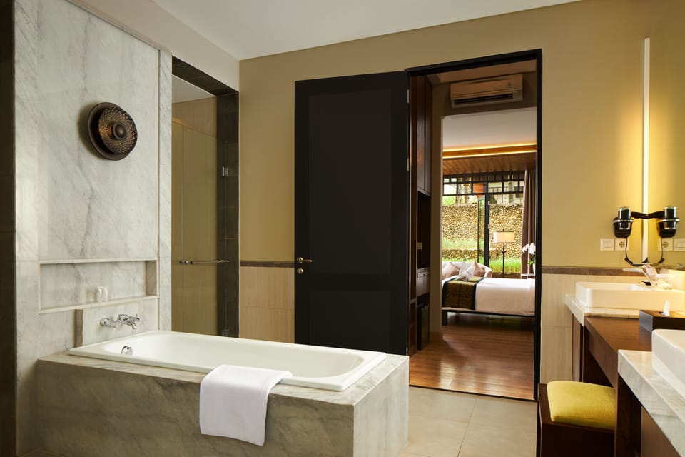 Osing Villa | Bathroom | Shower, free toiletries, bathrobes, slippers