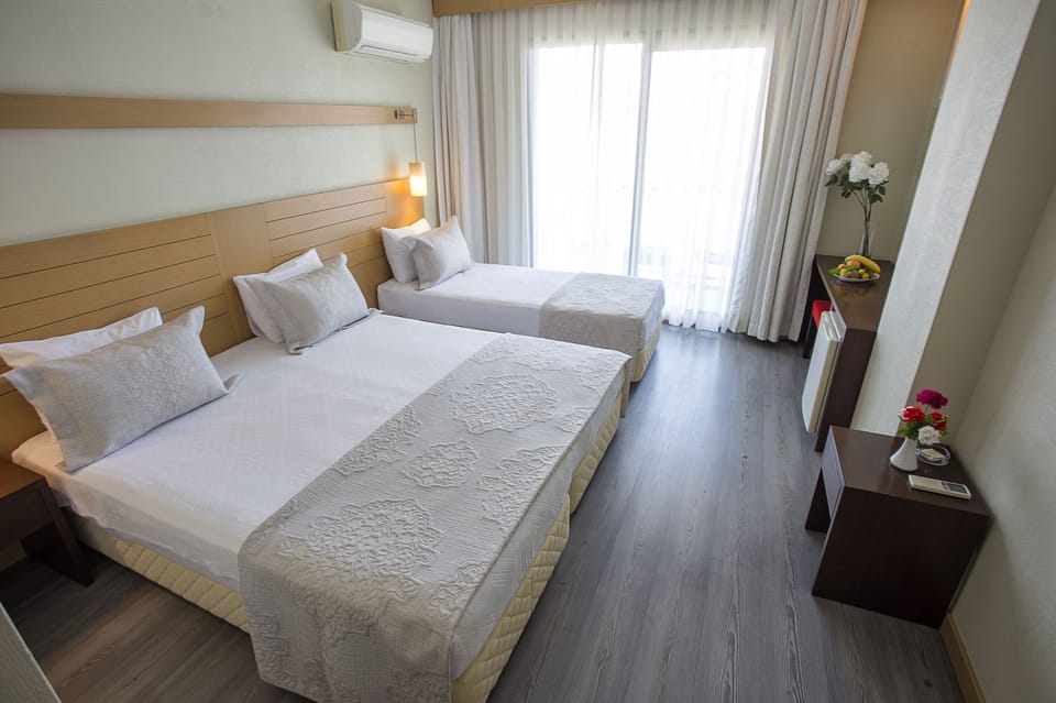 Standard Double Room | WiFi (free), bed sheets