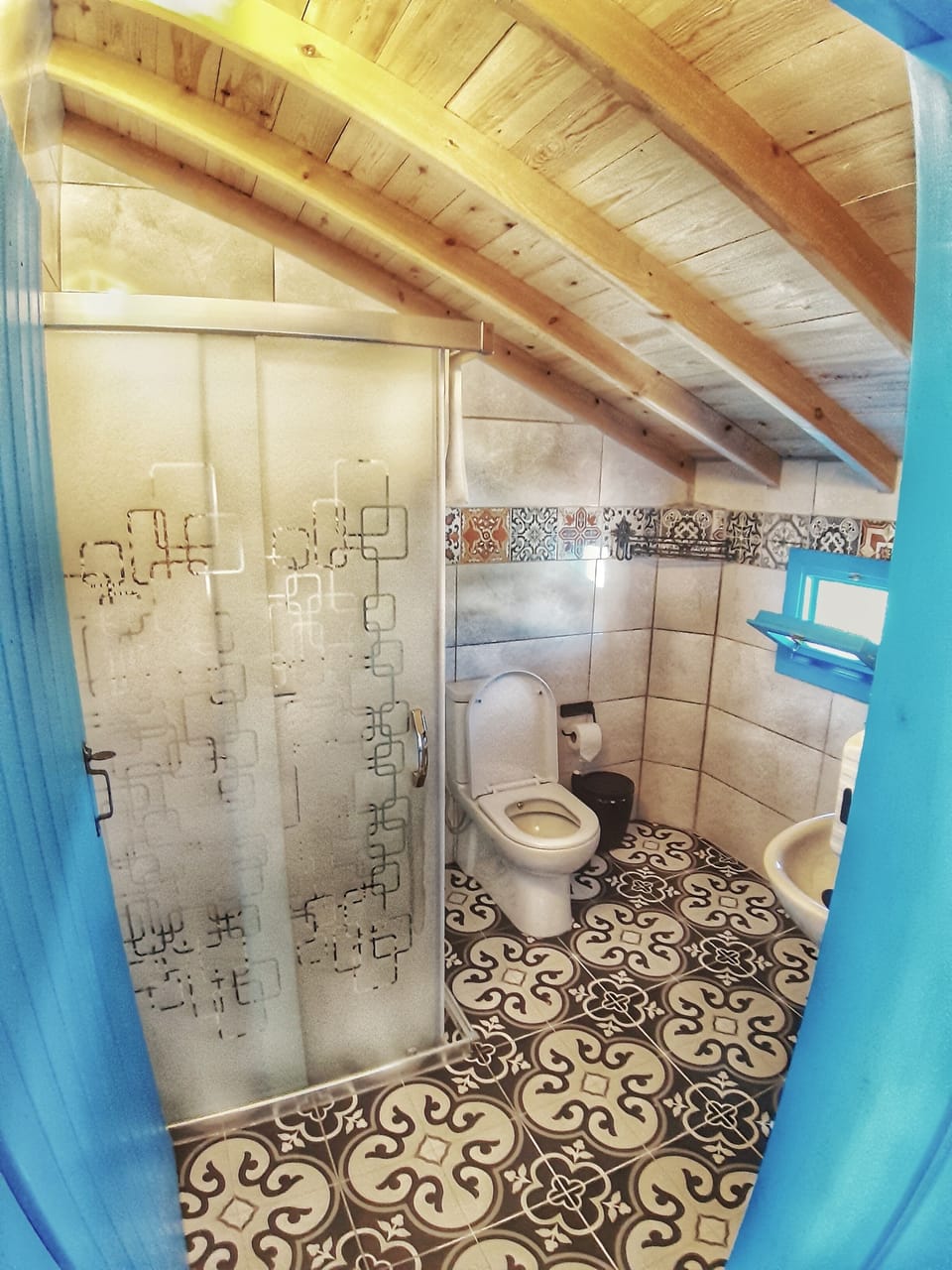 Double Room, Terrace | Bathroom | Shower, free toiletries, hair dryer, slippers