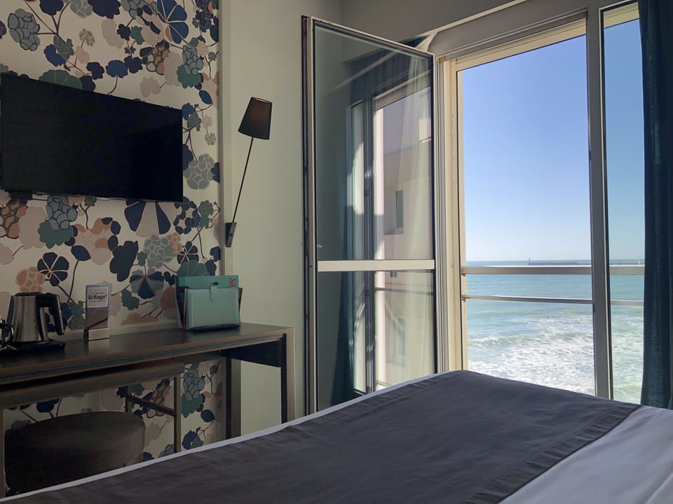 Double Room, Partial Sea View | Premium bedding, desk, blackout drapes, free WiFi