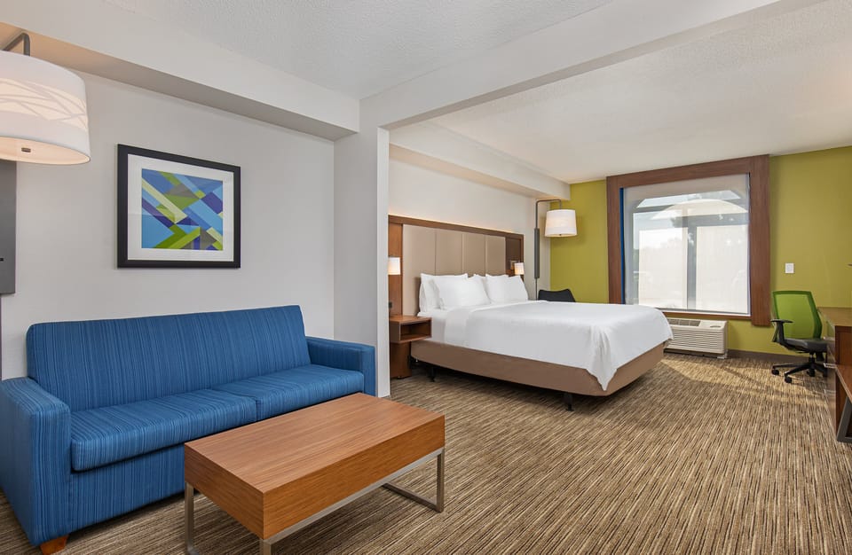 Suite, 1 King Bed | Premium bedding, in-room safe, desk, laptop workspace