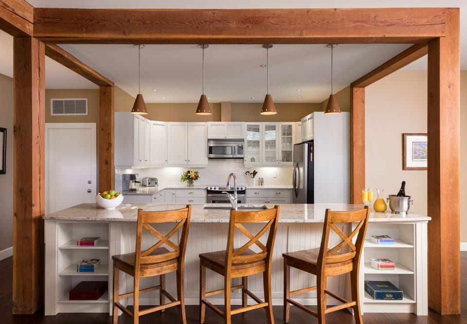 Three Bedroom South Bay Villa | Private kitchen | Coffee/tea maker, full-size fridge, microwave, oven