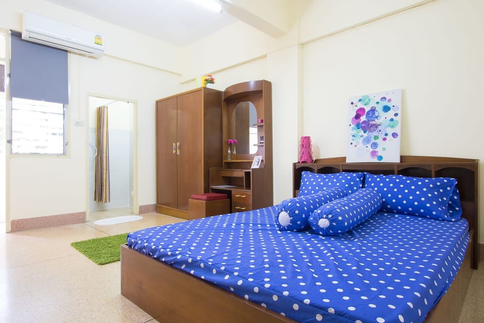 Standard Double Room | Desk, laptop workspace, free WiFi, bed sheets