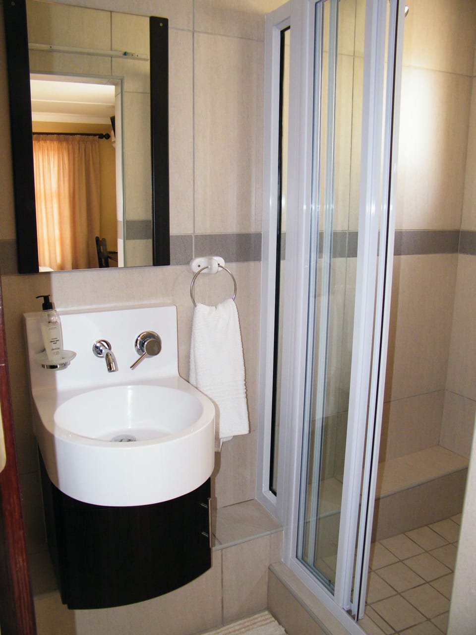 King Bedroom  | Bathroom | Shower, towels